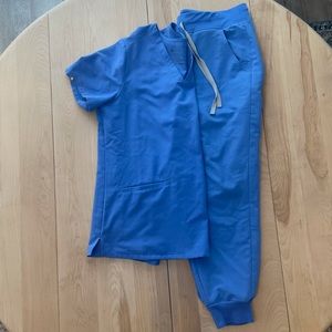 Figs scrubs